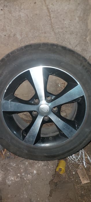 Продам литье с резиной 4 шт в отличном состоянии