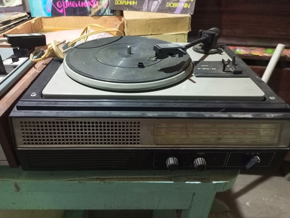 Продаются два проигрывателя