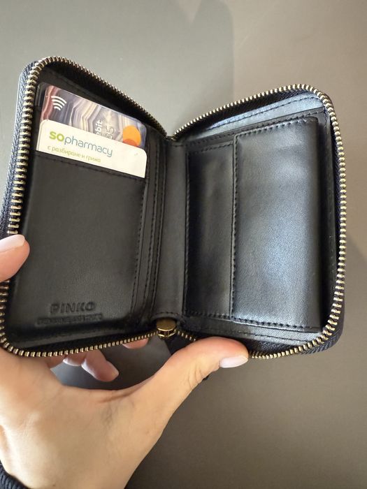 Дамски черен портфейл Pinko