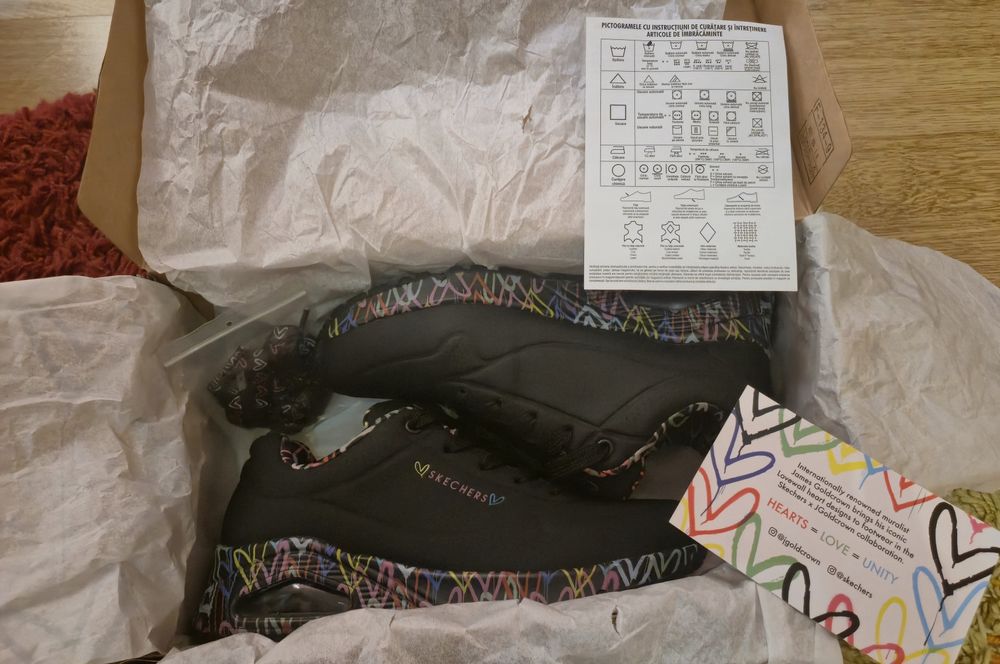 Adidasi Skechers Uno Loving Love dama