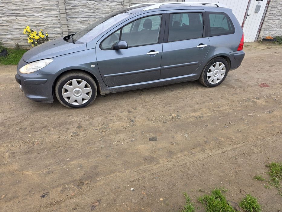 Dezmembrez Peugeot 307 2.0 hdi