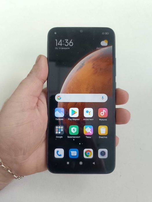 Продам смартфон Redmi 9A в идеальном состоянии все работает без трещин