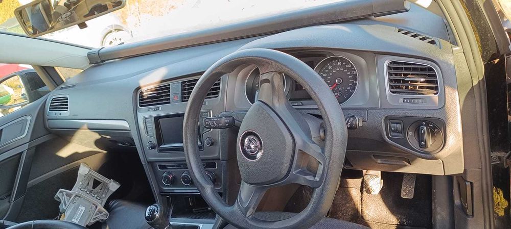 Dezmembrez VW Golf 7 1.6TDI Bluemotion 2015