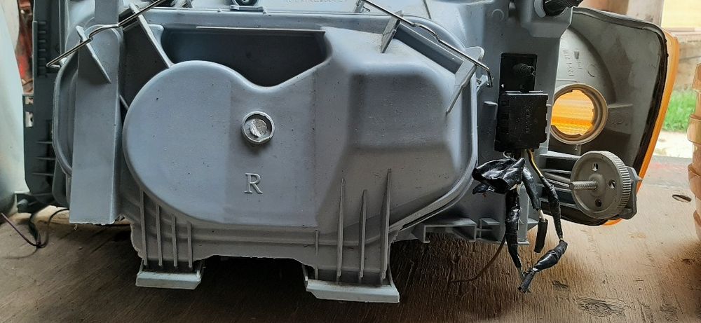 Фары мерс -w 190.