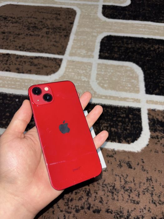 Iphone 13 в красном цвете