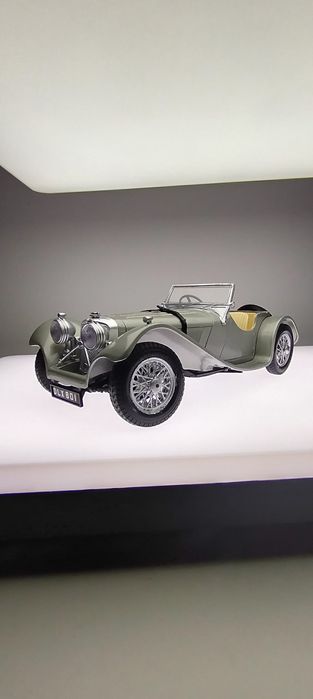 Macheta Jaguar SS100 scala 1 18 Bburago