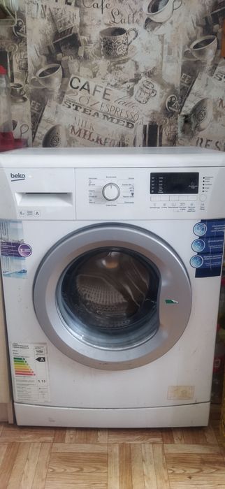 Стиральная машина в рабочем состоянии