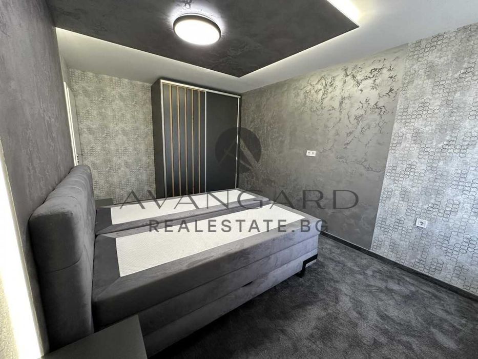 Продава се Тристаен апартамент в Пловдив, Център - 123 кв.м за 2114 €/кв.м - Снимка #8