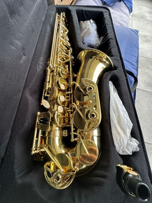 Saxofon Alto NOU. Necântat, în folie.