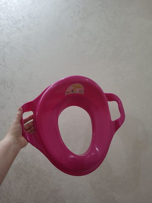 Детское сиденье на унитаз