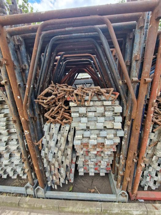 Строително скеле под наем