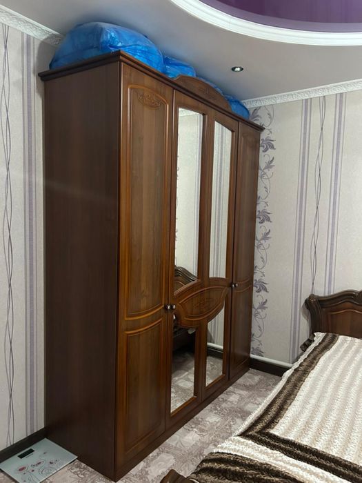 Продам спальный гарнитур