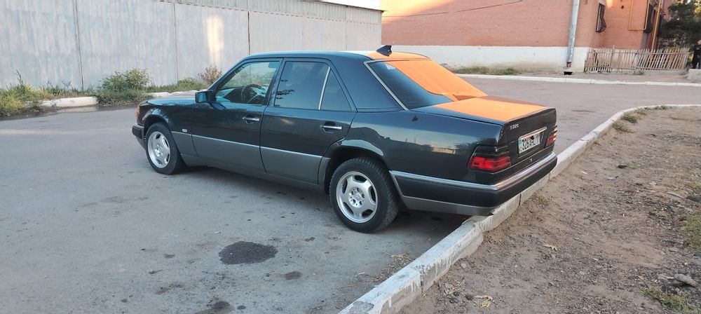 Мерседес 124 сатылады