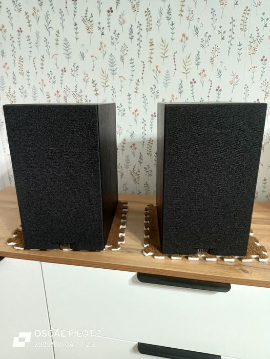 ELAC Debut 6.3 в отличном состоянии