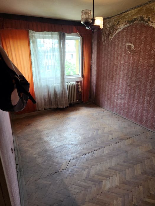 Vând apartament 3 camere Circumvalatiunii/Timișoara decomandat