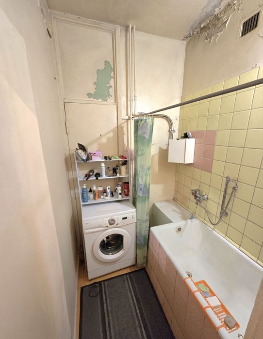 Ялангач Продается квартира 3/2/4 балкон 1.5х3