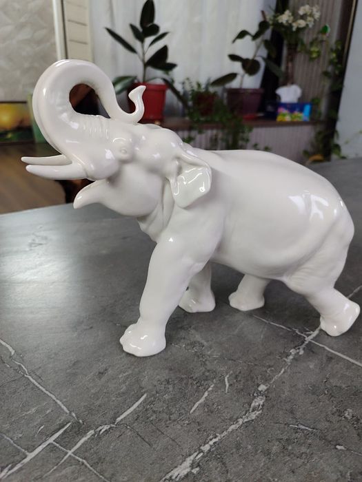 Большой слон лфз фарфор