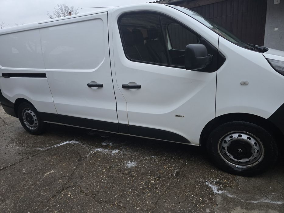 Opel vivaro anul  2017 1.6