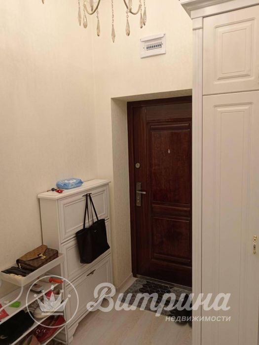 Продаётся 2/4/4 на Ойбеке, госпитальном