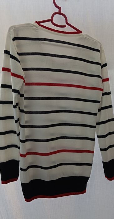 Дамски тънък пуловер