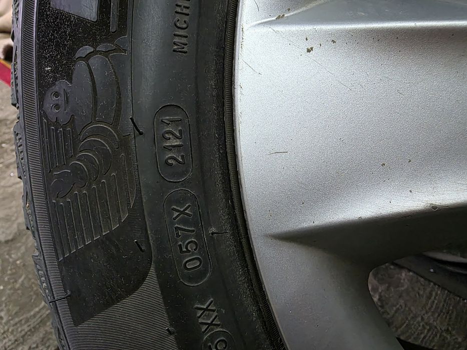 Michelin X-Ice North 4 255/50 R19