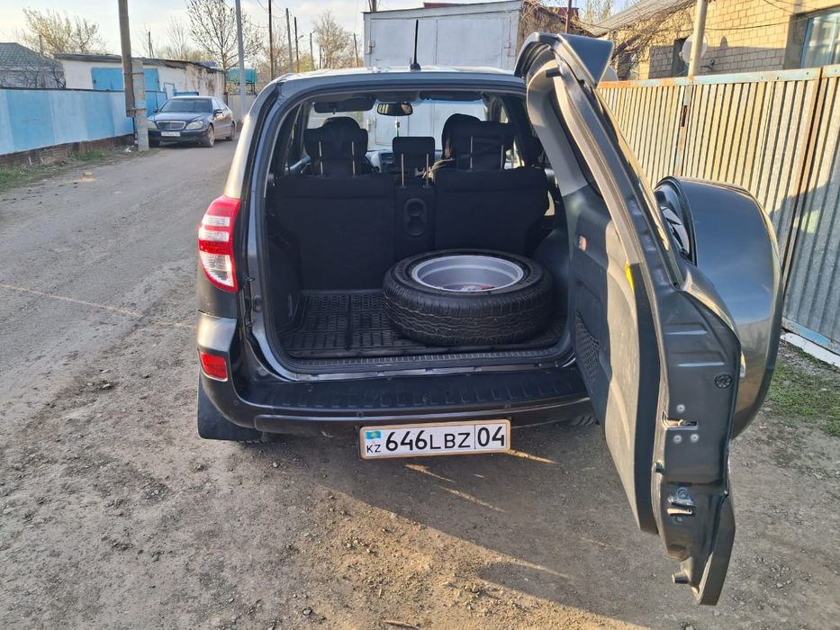 Тойота Рав 4 машина