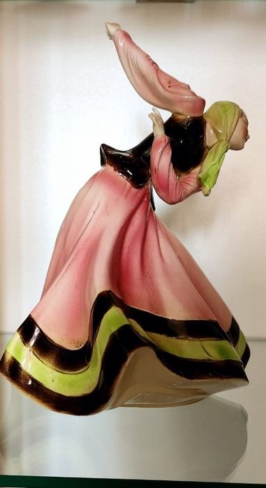 Статуэтка плясунья