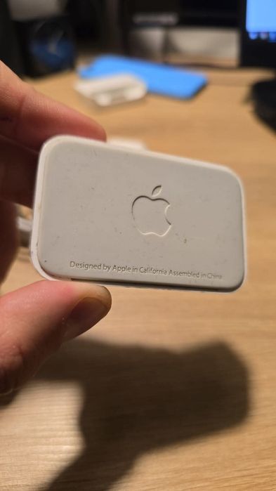 Dock original Apple cu cablu si incarcator pt iPhone si iPod, ca noi