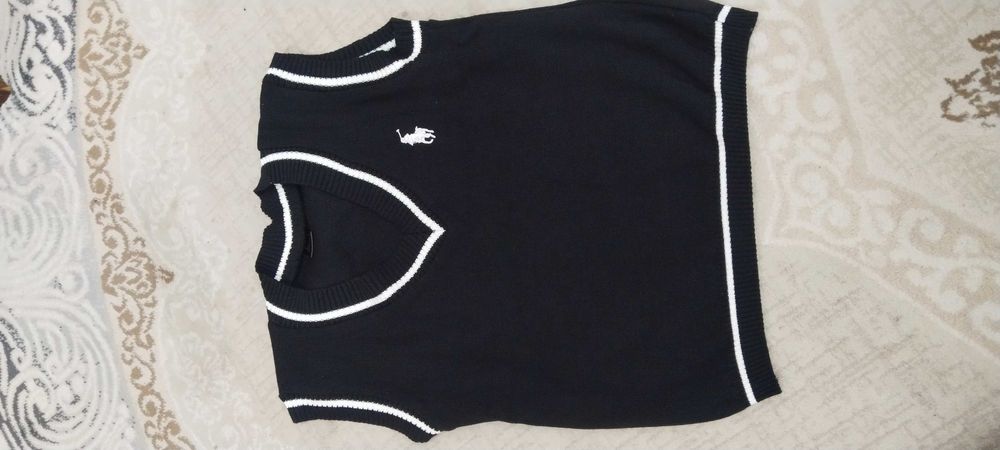 Продаю школьный жилетку