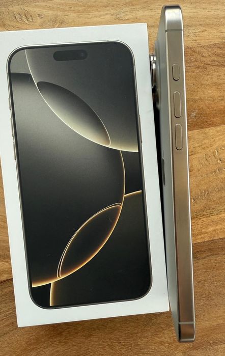 iPhone 16 Pro Max Natural Titanium 256 GB stare impecabila

Vand iPhon