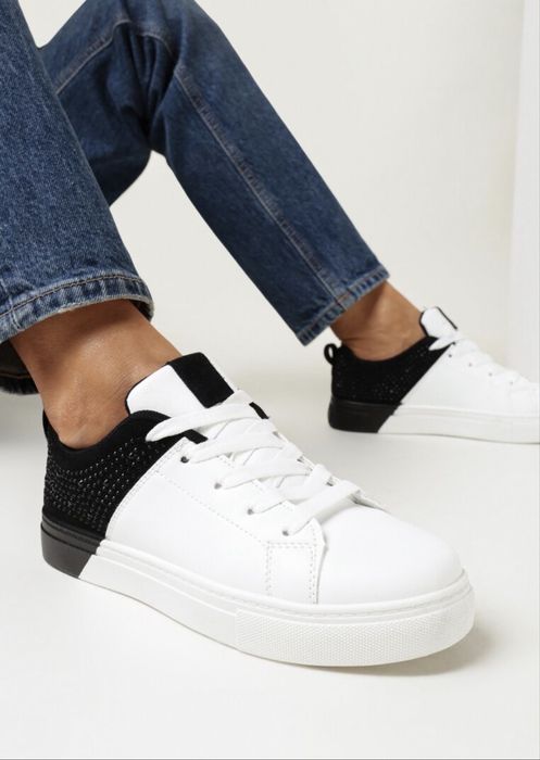 Adidasi dama, marimea 40, dar merg la 39