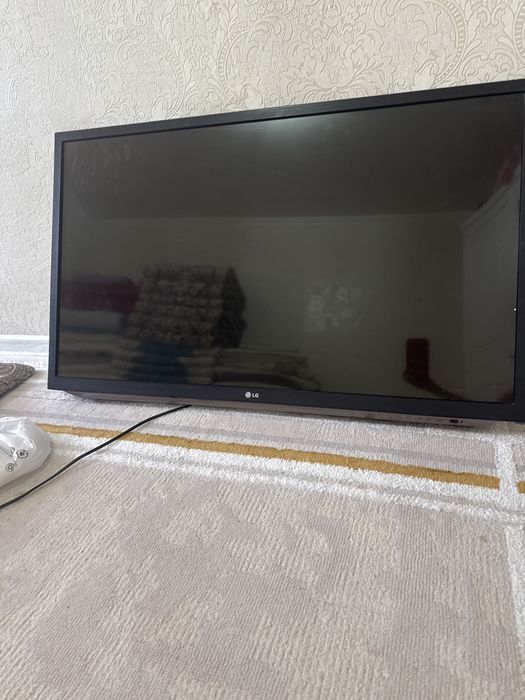 LG tv  срочно продаетсья