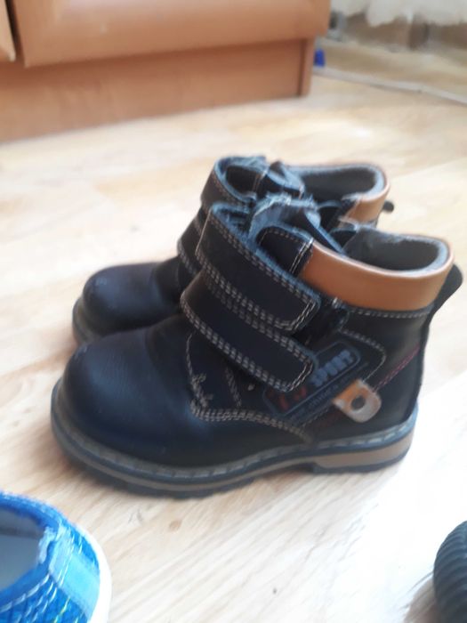 Продам детскую обувь