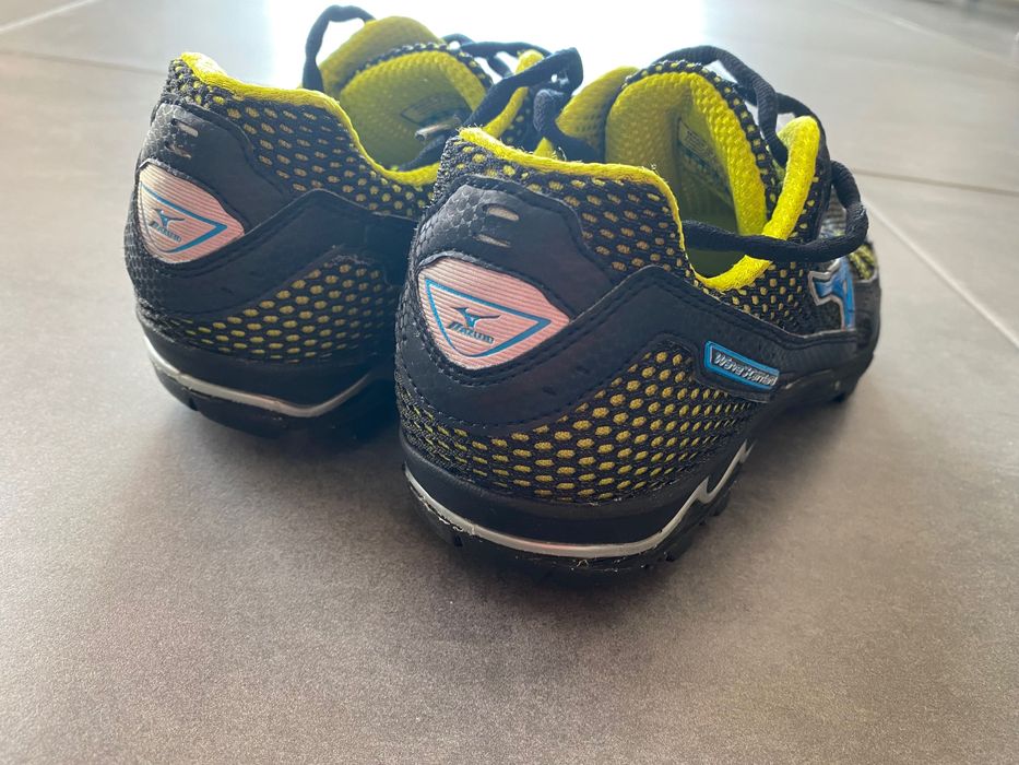 Маратонки Mizuno Wave Harrier 3