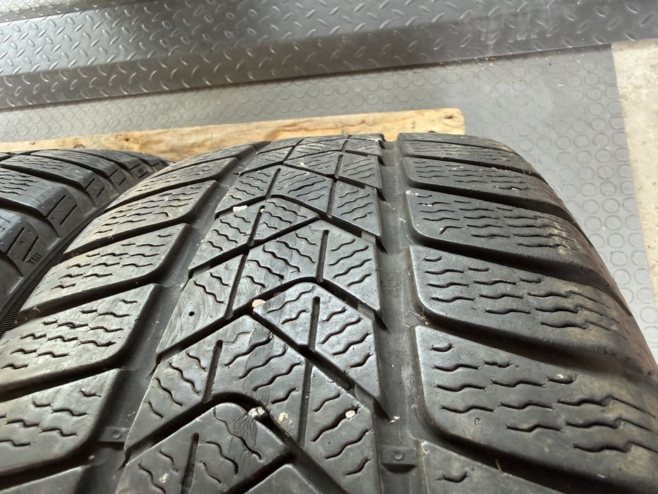 4бр. Зимни Гуми С Борд 215/55R/17 -PIRELLI- DOT:4220- 5.9мм.