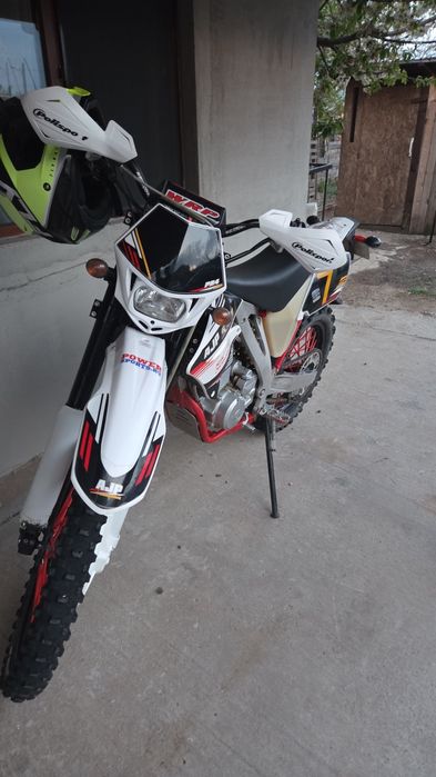 Vând sau schimb enduro AJP 240