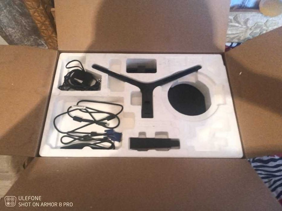 Vand Monitor Samsung 27 Inchi Curbat