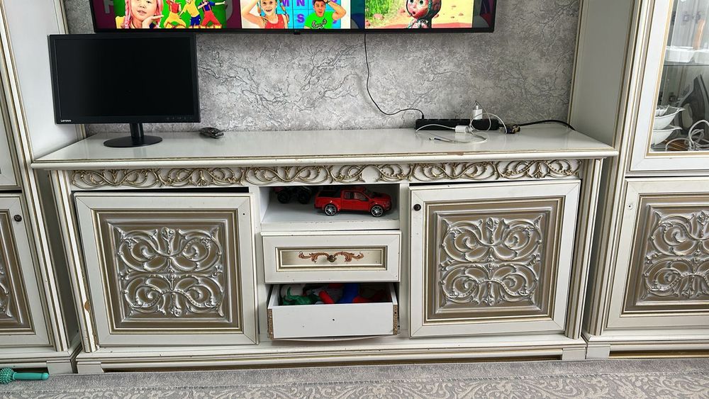 Мебель для гостиной.20000