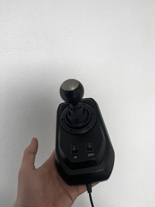 Pachet | PS4 PRO 1TB + Volan PXN V9 + FIFA18