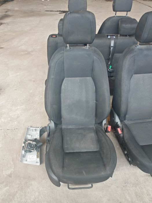 Салон за Land Rover discovery sport