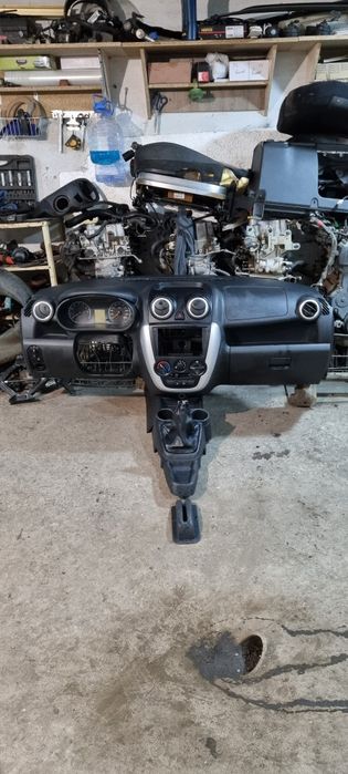 Панель торпедо Лада Гранта