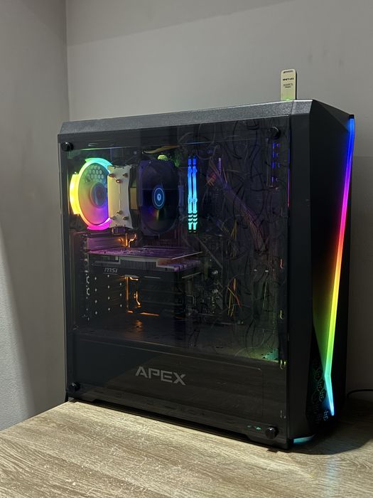 Системный блок с монитором