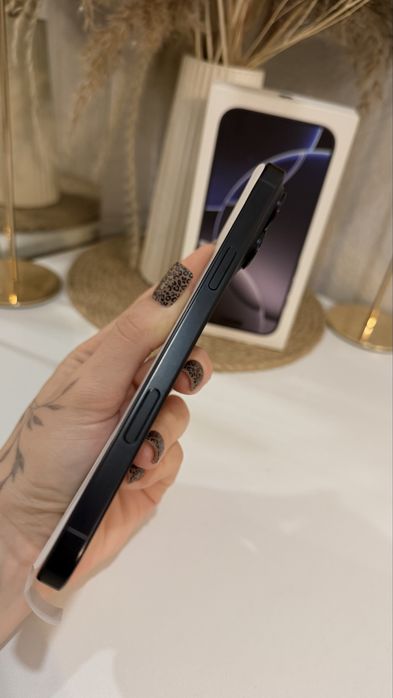 Продам iphone 16 pro max 256gb