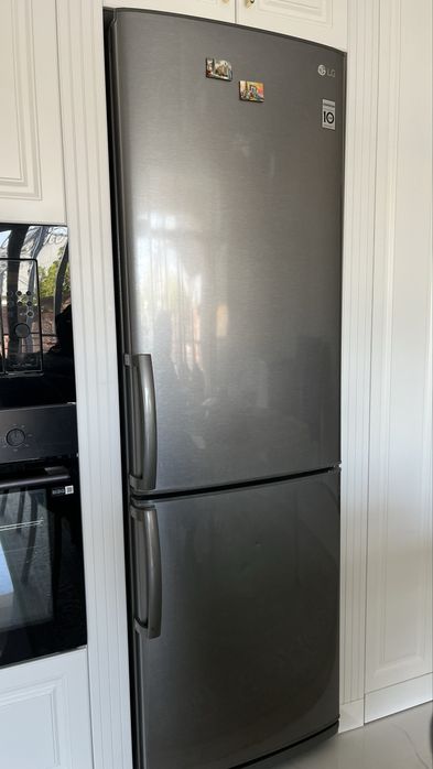 Продам холодильник LG