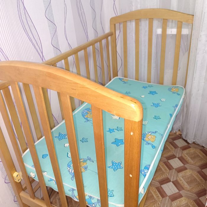 Детская кроватка.