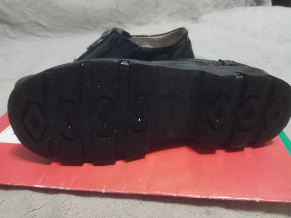 продам туфли для девочки