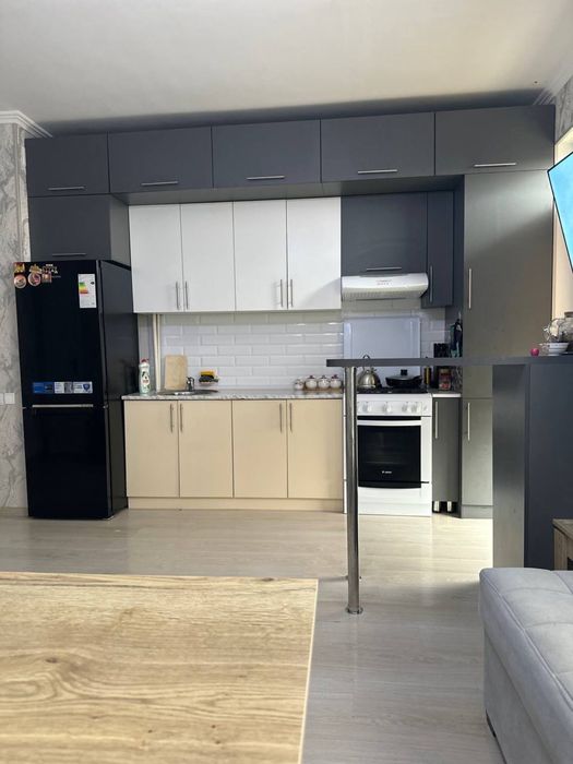 Сдается кукртира от хозяев 2 комнаты новостройка Кадышева конечка