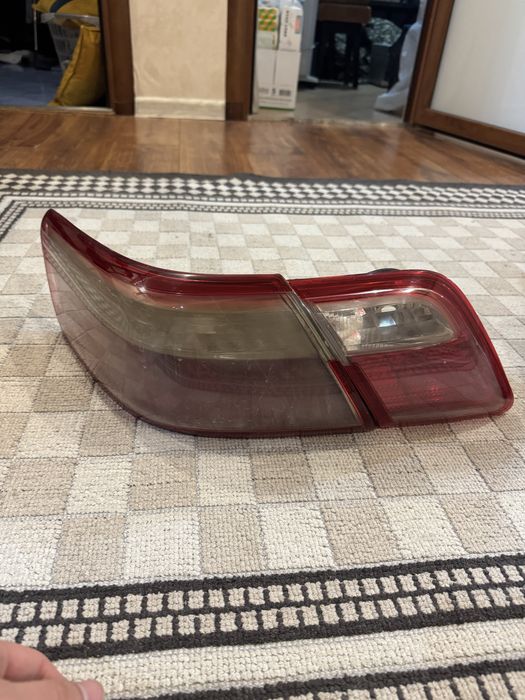 Фонари задние камри 40