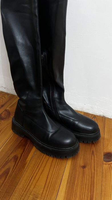 Продам демисезонные сапоги