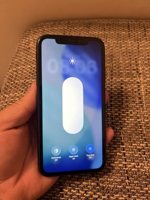 iPhone 11 balck 64 gb baterie 100%